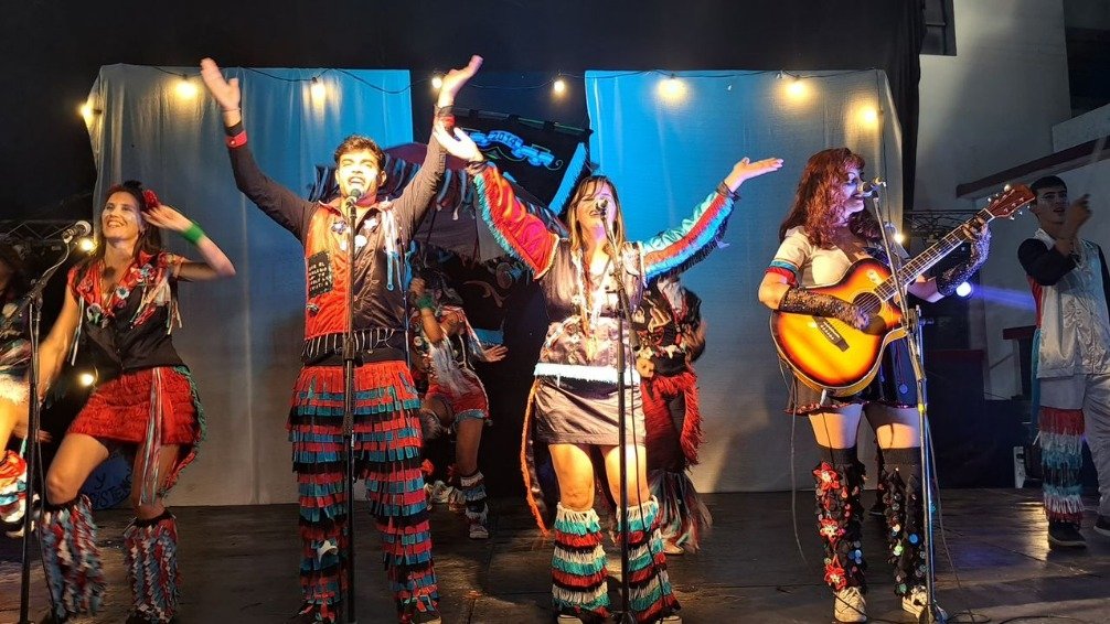 Esta noche continúa el Carnaval de Mi Tandil